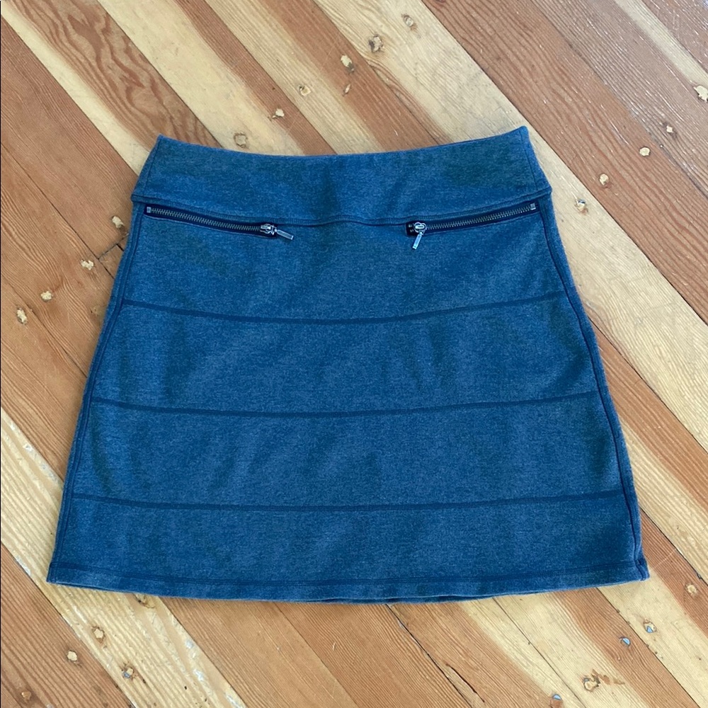Athleta Grey Stretch Knit Skirt with‎ Zipper Accents Small